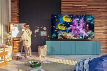 Load image into Gallery viewer, SAMSUNG 三星 Neo QLED Q60A 4K 智能電視 50吋 55吋 65吋 75吋 85吋 正面兒童房間繽紛視圖 QA50Q60A QA55Q60A QA65Q60A QA75Q60A QA85Q60A
